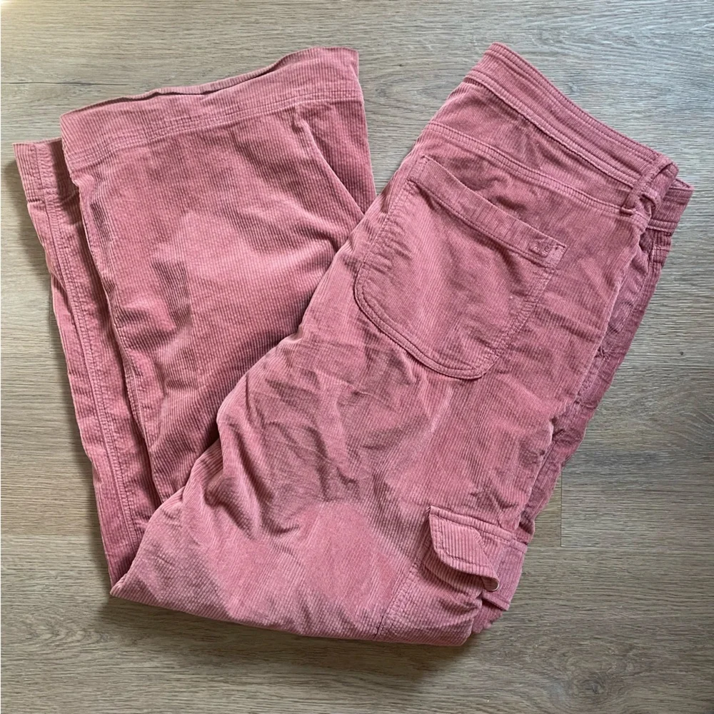 Corduroy Cargo Super High-Rise Baggy Wide Leg Pants from American Eagle - Picture 3 of 6